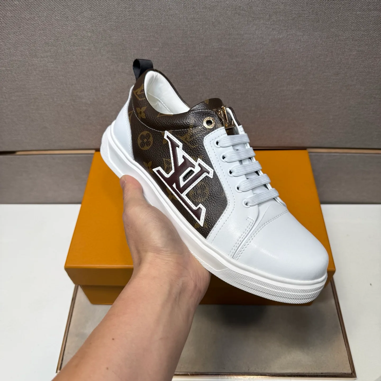 ⬛️Ex-factory price p400 [LV~] Men's casual shoes, 2025z cabinet sales simultaneously 🔶Code number: 38-44#️⃣ 🔷3 colors🔜The upper is made of multi-material splicing ➕Genuine leather lining, comfortable and breathable, sole: original comfortable and wear-resistant outsole, ⚠️real thing📱photographed🎬real thing is better📢📢📢